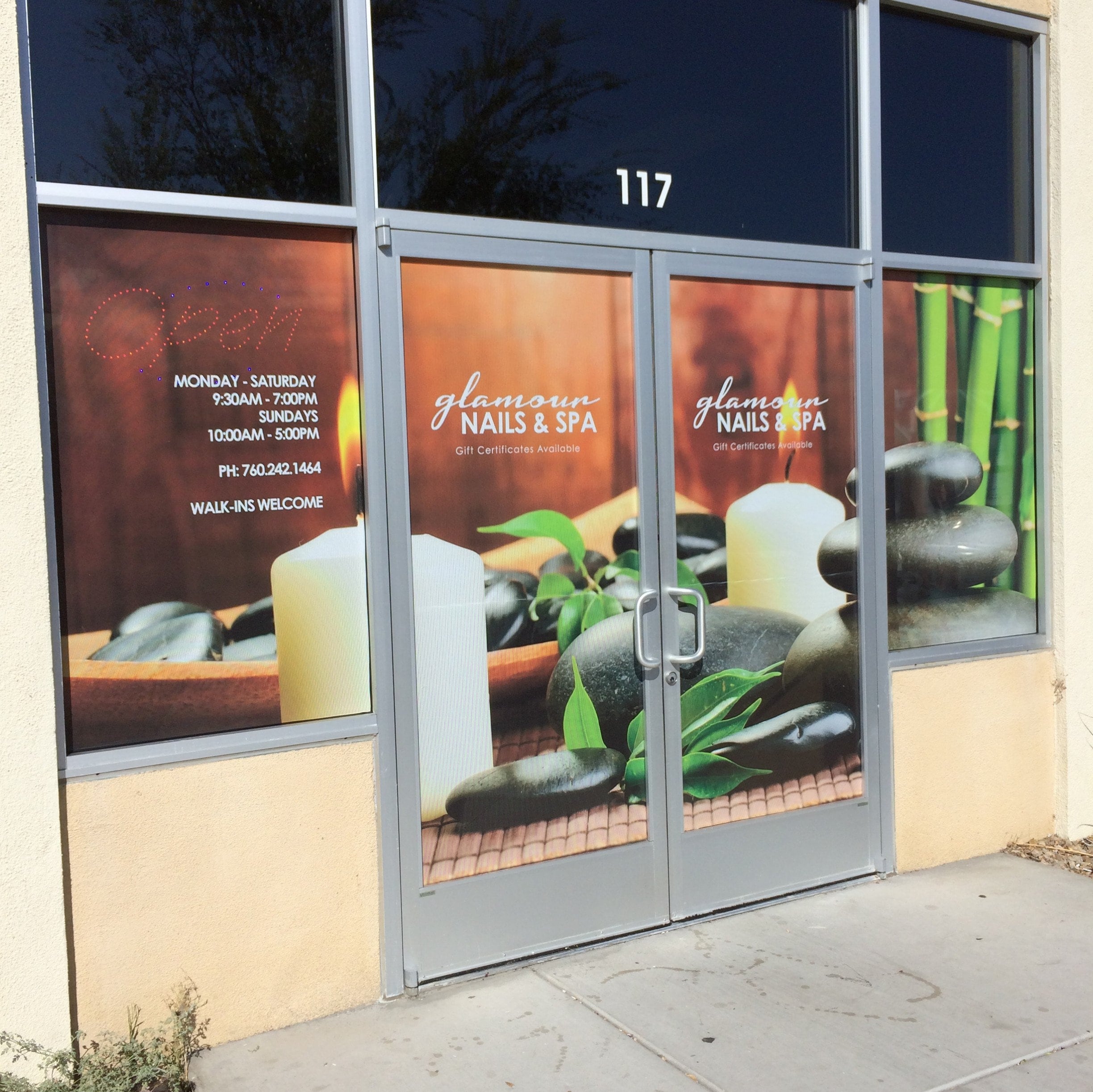 Adesivo Vitrine Perfurado